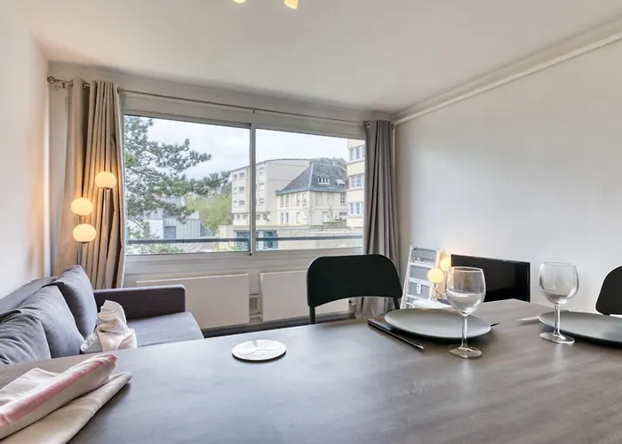 Olivia Avec Place De Parking アパート *